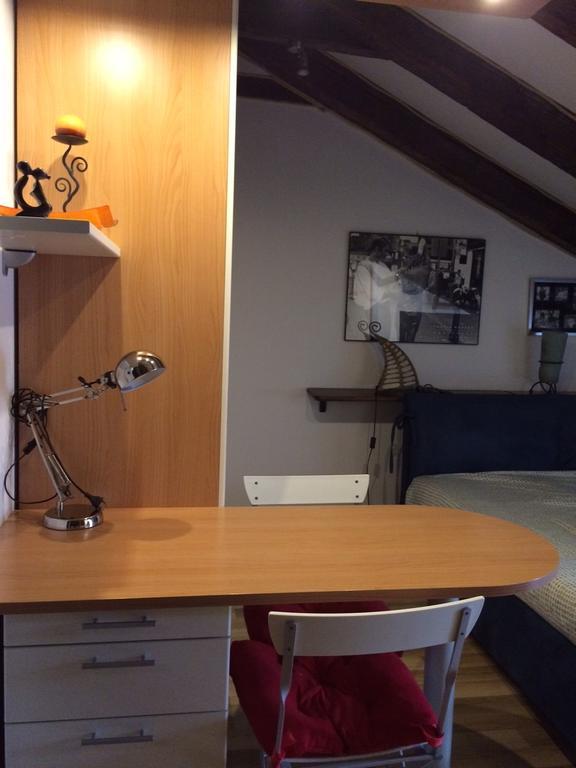 Ferienwohnung Mansarde Rive Triest Zimmer foto